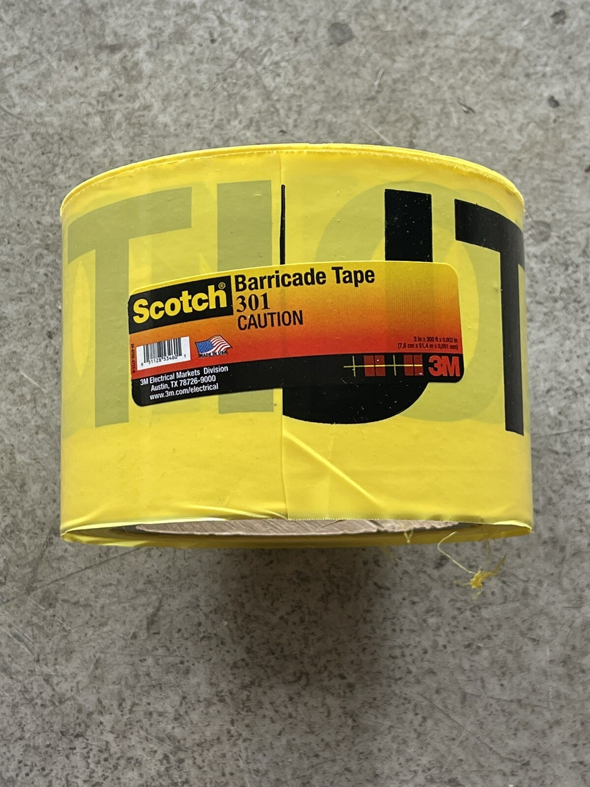 SCOTCH 3″ x 300′ YELLOW BARRICADE MARKING TAPE 301, LEGEND CAUTION (1 ROLL)
