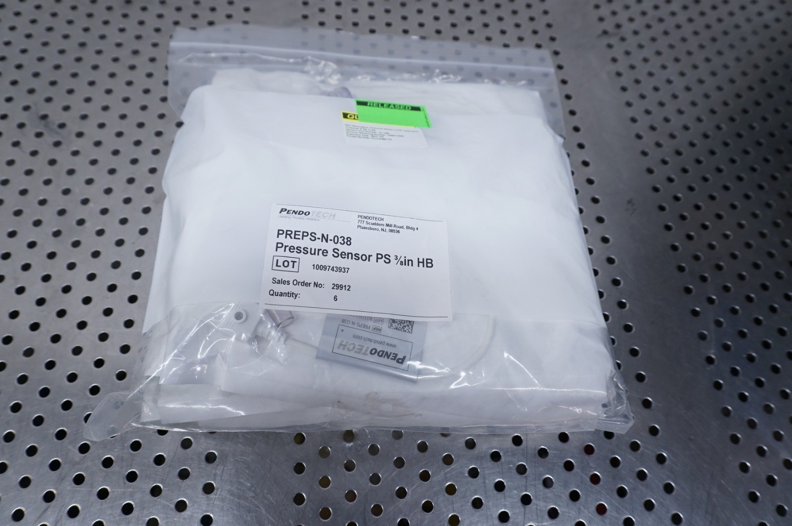 (Qty 14) PendoTech PREPS-N-038 Single-Use Pressure Sensor, Non-Sterile 3/8″