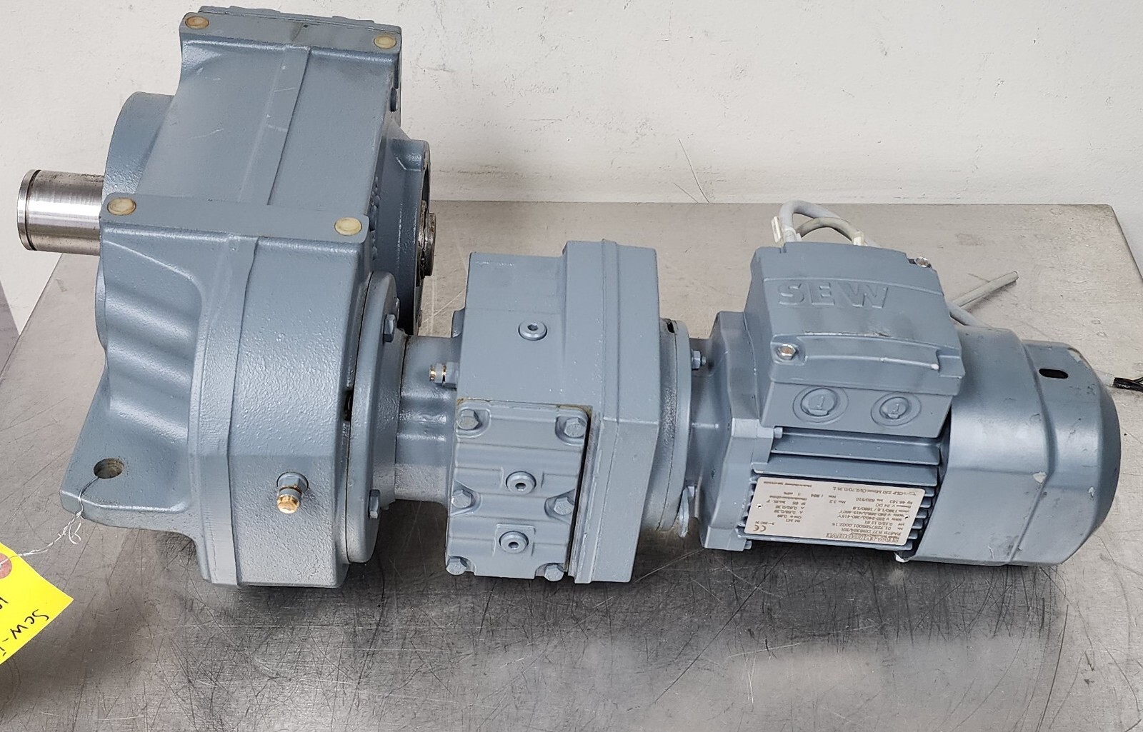 Sew-Eurodrive FA67B-R37-DR63S4/BR 0.12kW 1380rpm/1.6 1680rpm/1.9 [F2F]