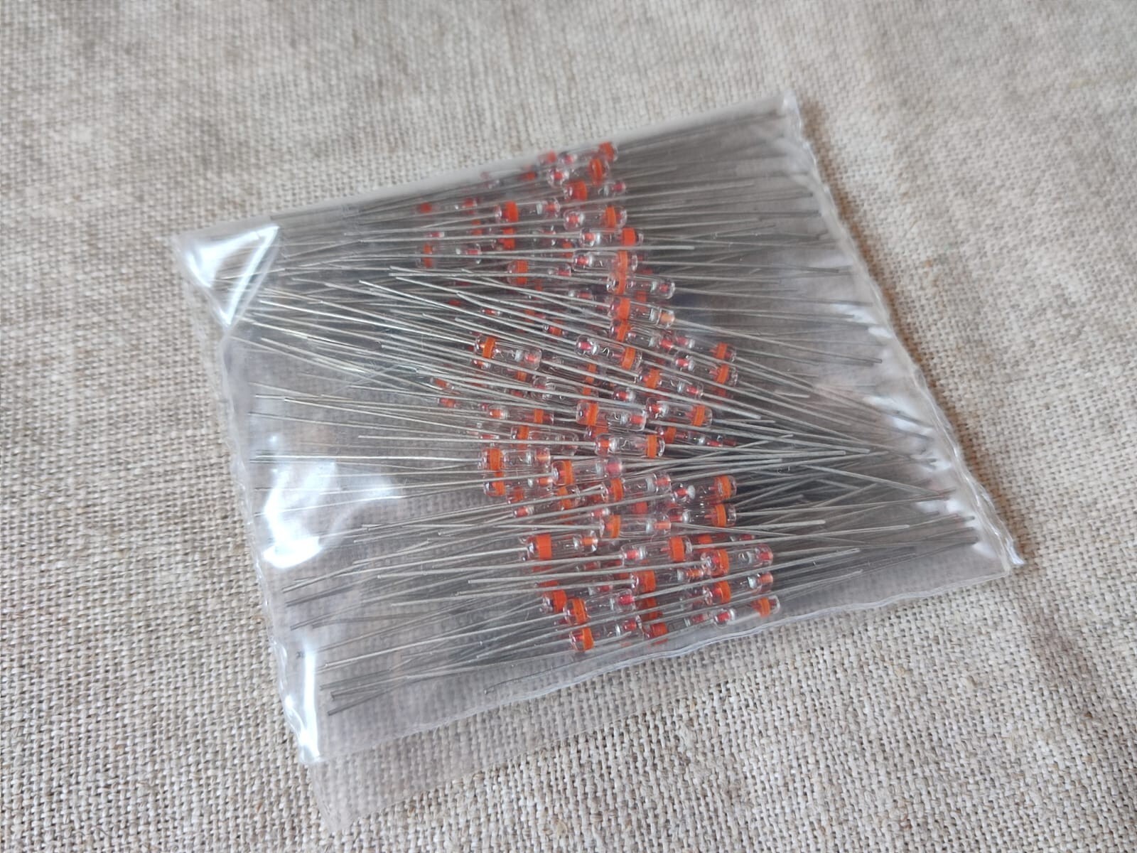 200 pcs D9V (Д9В), Germanium Ge Diode 30V 10 mA Fuzz Pedals, Crystal Radio USSR