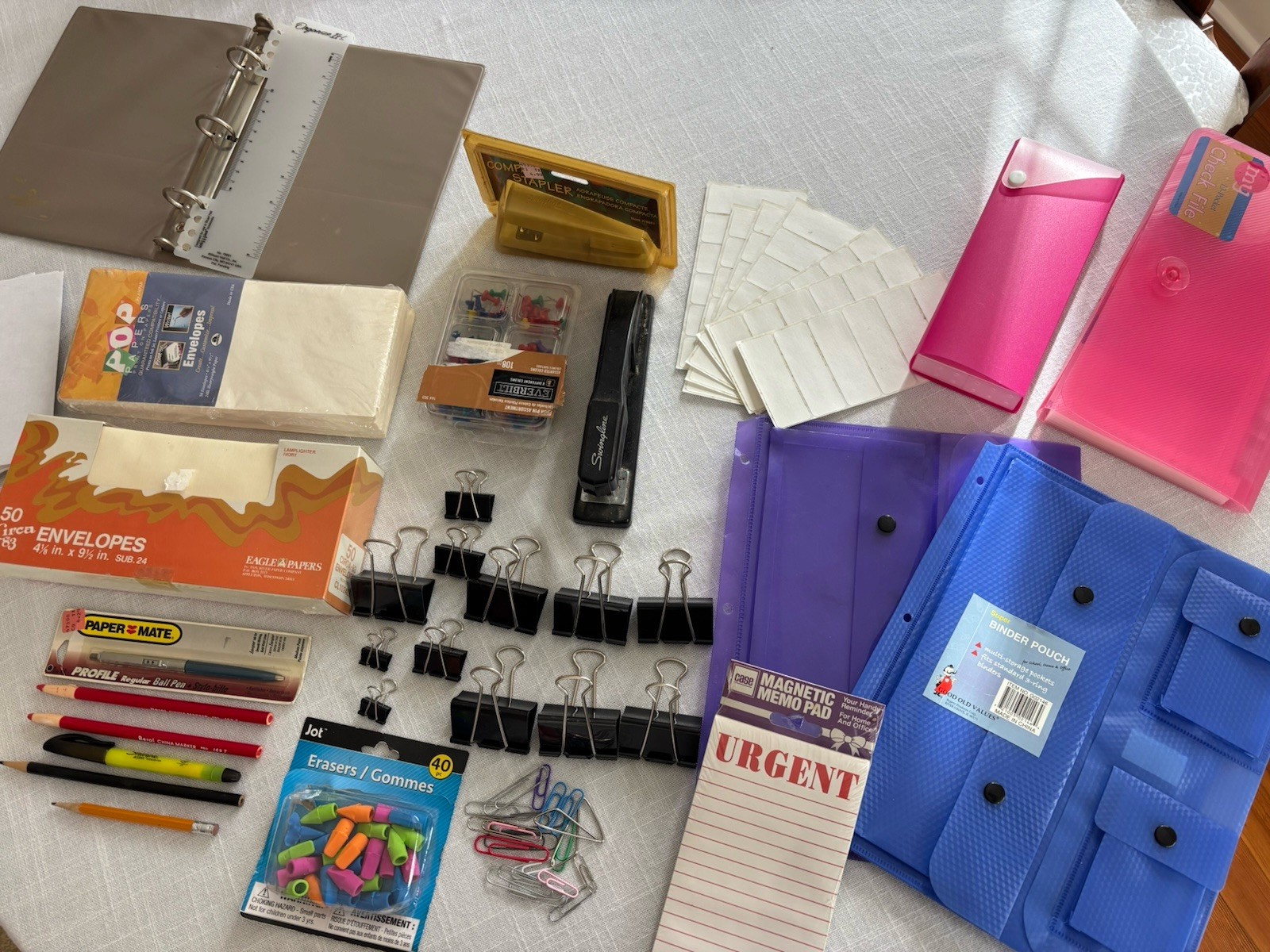LOT Office School Supplies STAPLERS Envelopes PENS Markers CLIPS Pencils Binders