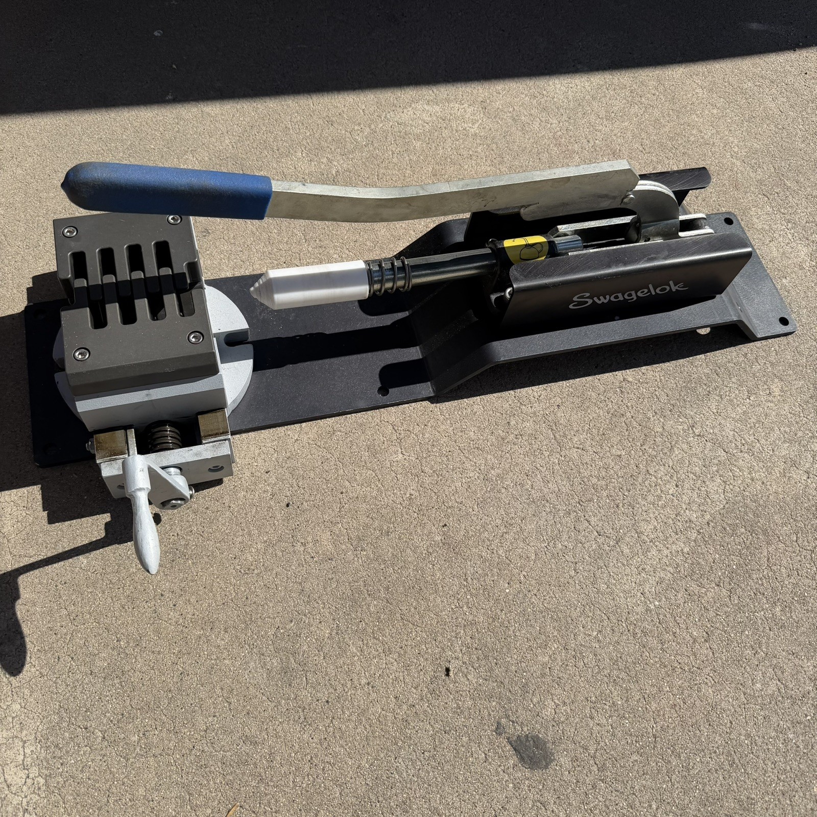 Used Swagelok push on tool press fitting. In great condition