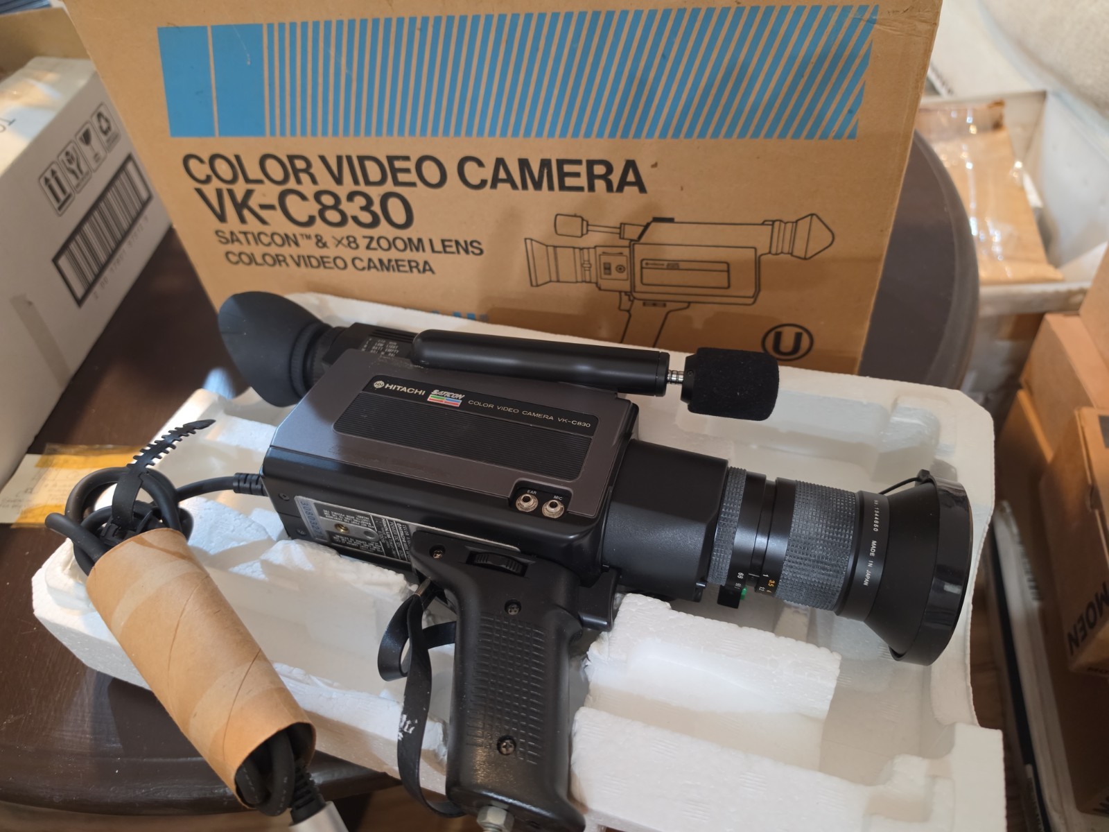 Hitachi VK-C830 color video Camera recorder 1983 Vintage Antique camcorder