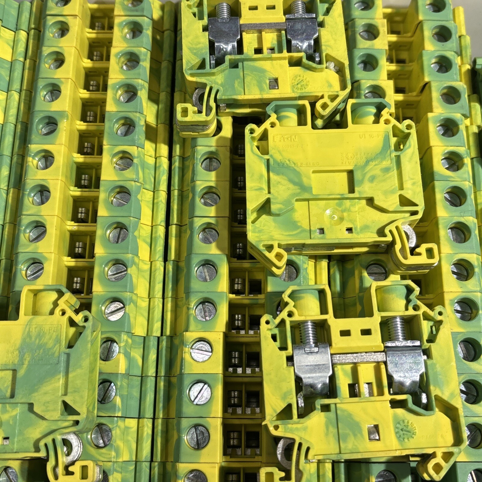 50- Eaton Phoenix Contact UT 16-PE, UT16PE, Ground Modular Terminal Block