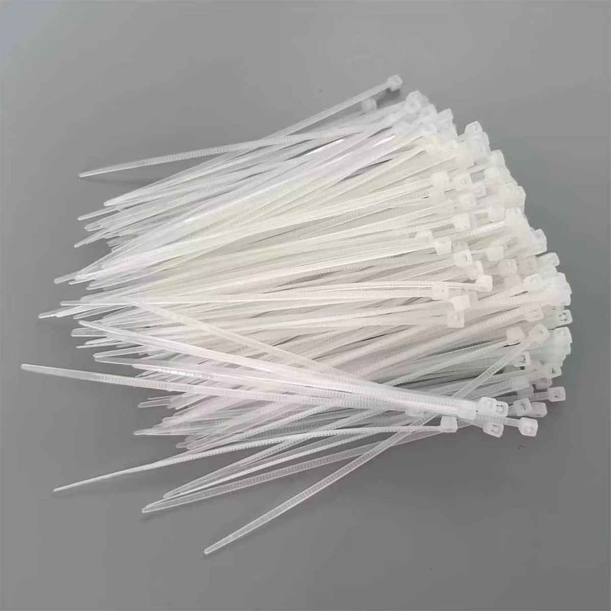 100 Pack Zip Ties 8“, 17lbs Tensile Strength, Wire Ties for indoor & outdoor use
