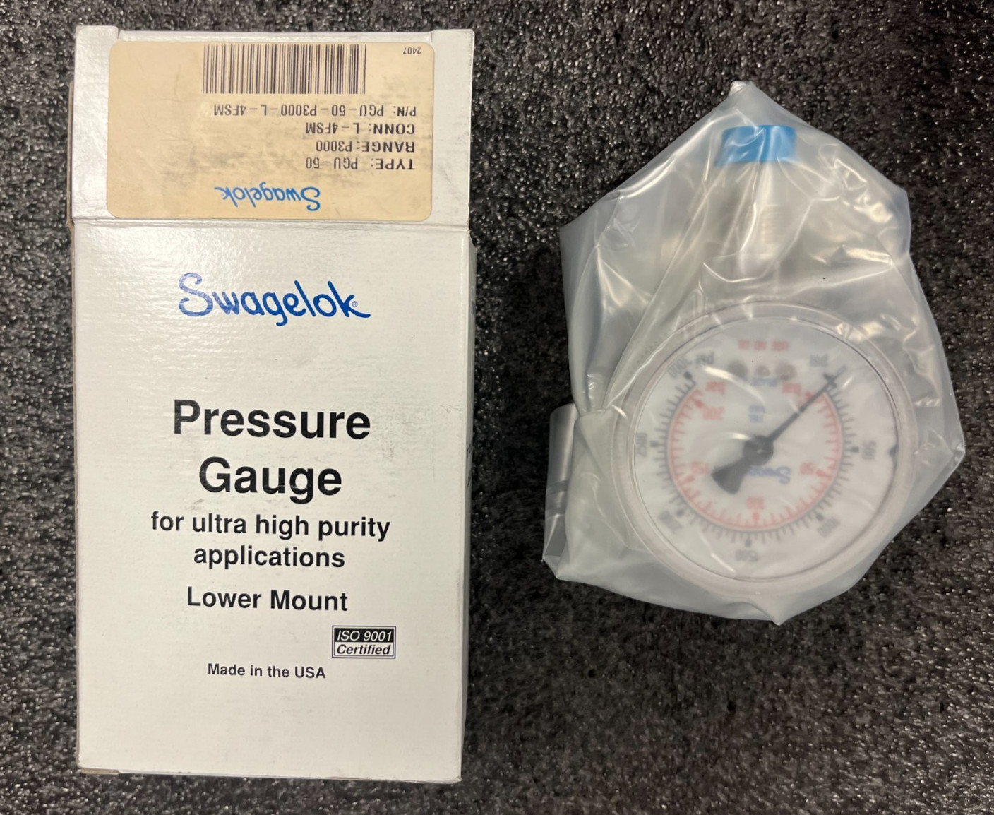 Swagelok PGU-50-P3000-L-4FSM Ultrahigh-Purity Pressure Gauge 0-3000PSI