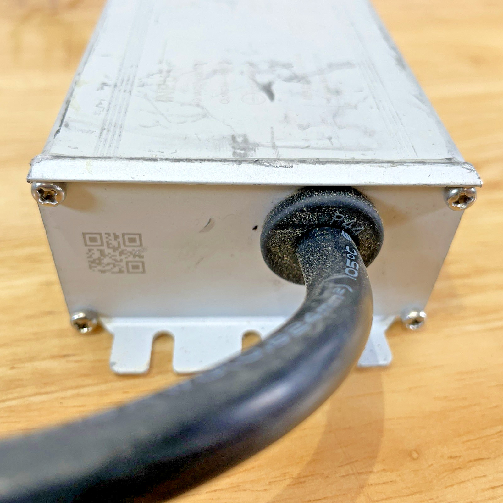 Sosen LED Driver Power Supply — 5300mA Model: SS-240M-56BH, Input 277-480V
