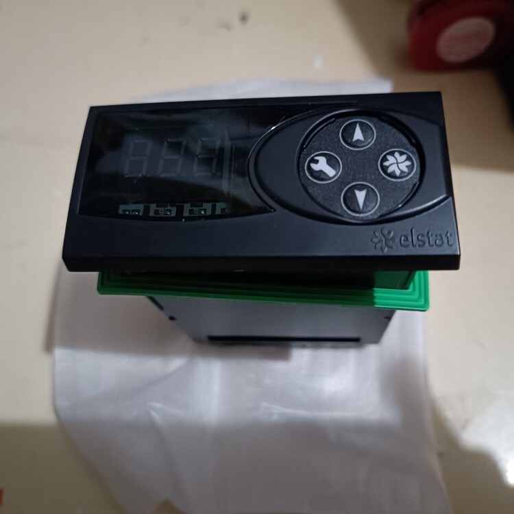1PCS EMS-55 showcase refrigerator thermostat New Temperature controller