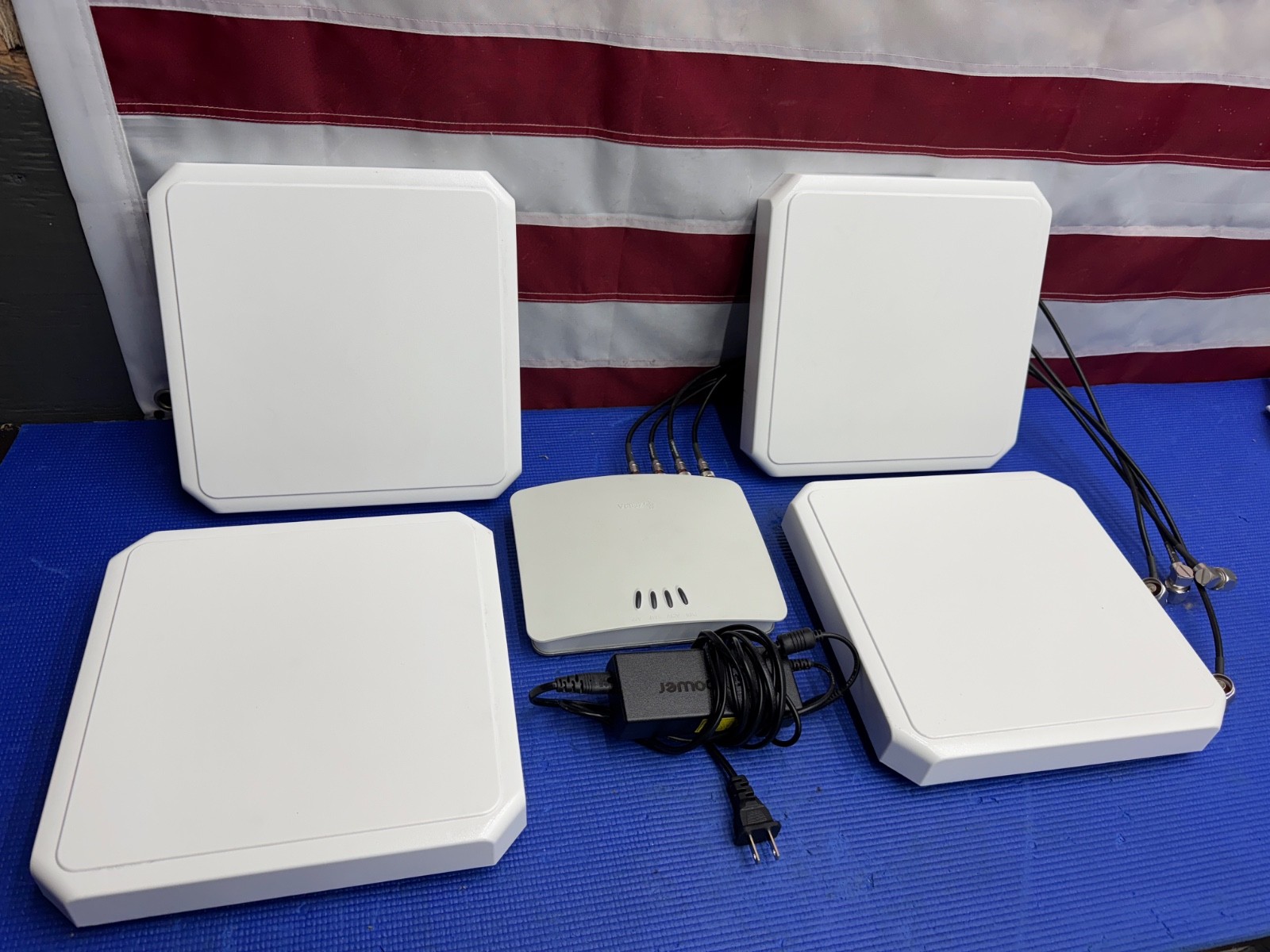 Zebra FX7500 Fixed RFID UHF EPC Gen 2 Reader 4 Port w/ 4 AN000161A02 Antennas