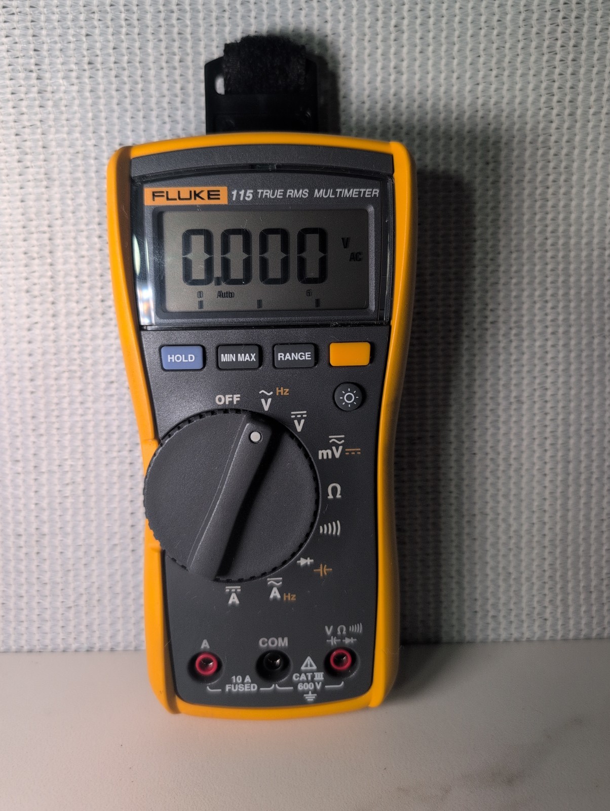 Fluke 115 True RMS Digital Multimeter with Leads