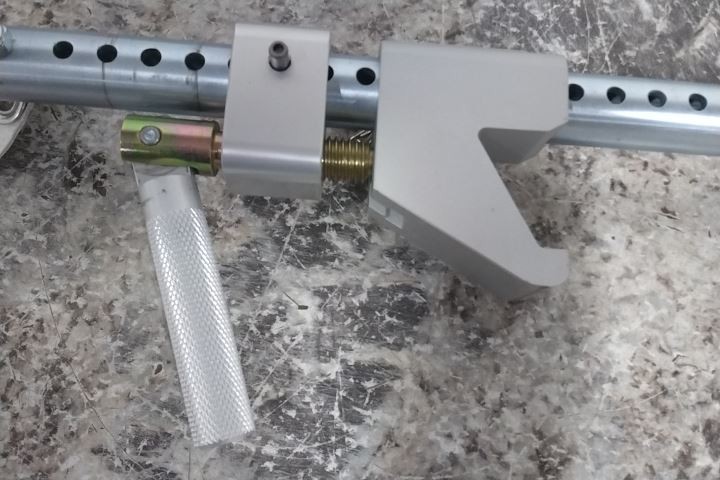 3M DBI-Sala 2108407 2-1/2 to 18 In Flange Width 310 Lb Cap Fixed Beam Anchor