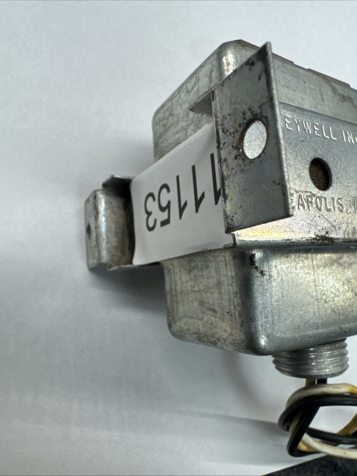 Honeywell AT72D 1089 110/120V 60Hz 24V AC Junction Box Mount Transformer Control