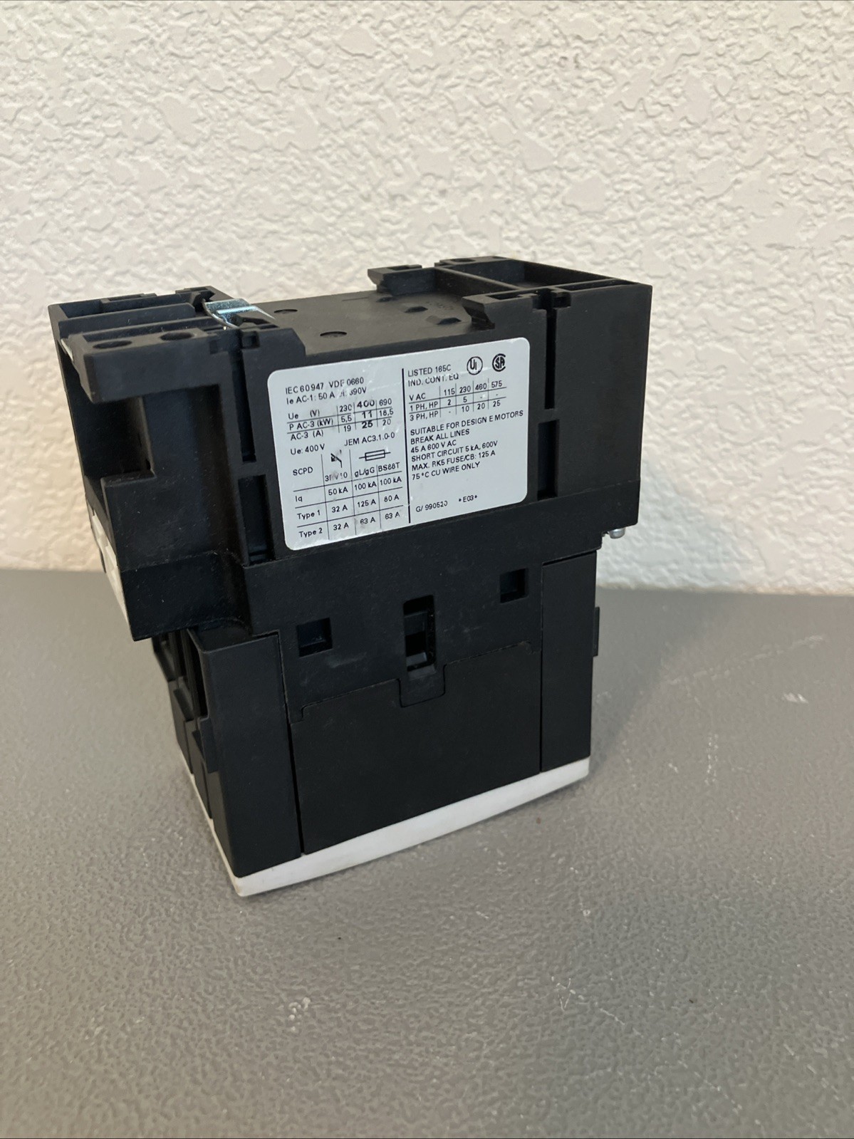 Siemens 3RT1033-1AK60 Sirius Non-Reversing Contactor 45A 3P 600V 110/120V Coil
