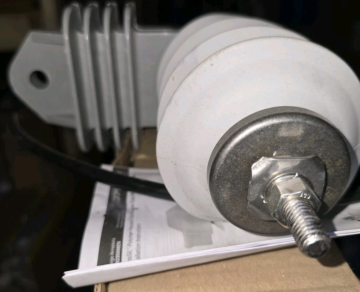 EATON CORPORATION URS10050PH51A1E UltraSIL Housed VariSTAR 10KV Surge Arrester