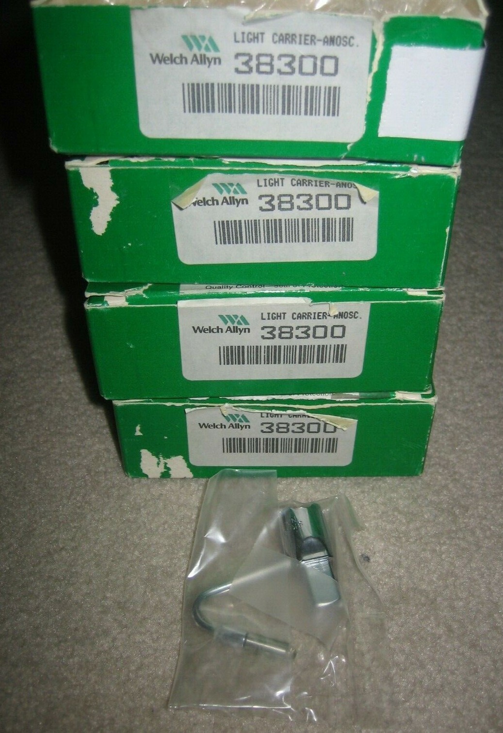 ONE (1) NEW WELCH ALLYN 38300 LIGHT CARRIER WITH 03400-U LAMP