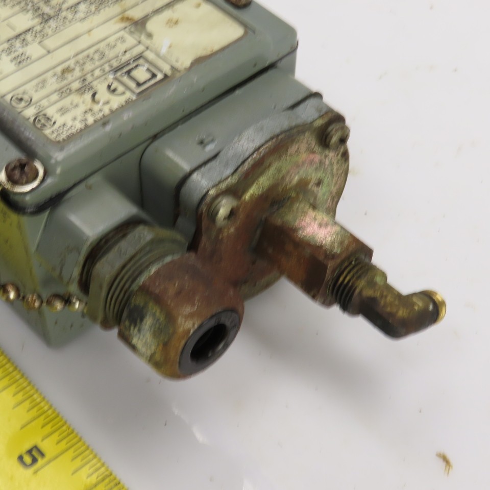 Square D Pressure Switch 1.5-75PSIG Type 4 Enc 600V