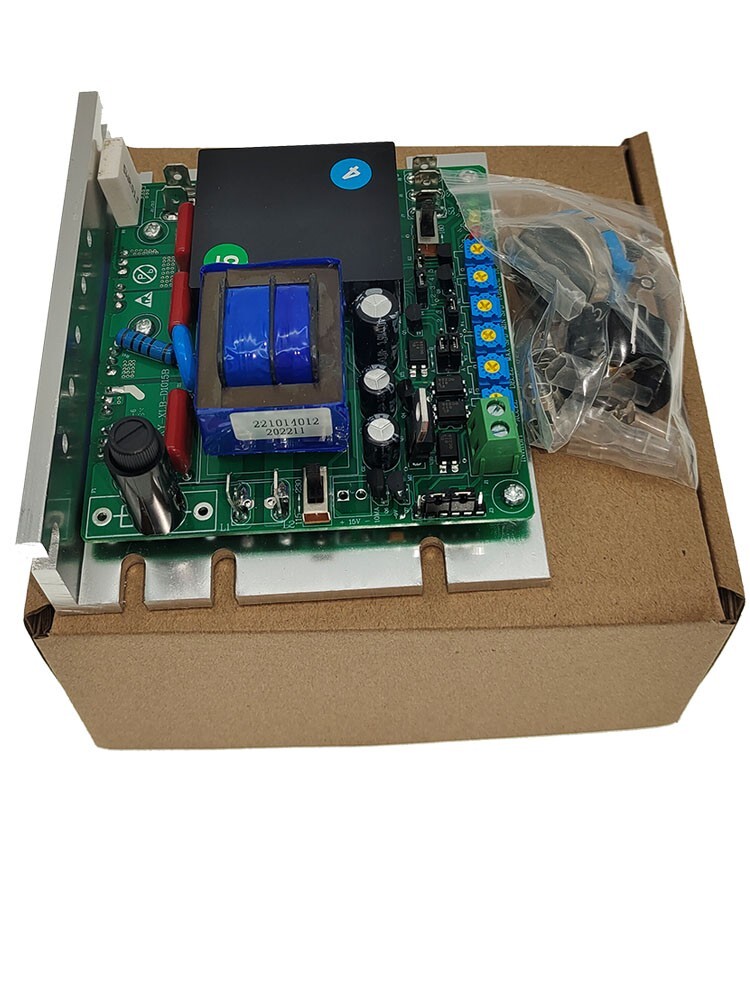 1HP input 115/230 VAC output 90/180 VDC SCR Chassis DC Motor Speed Controller