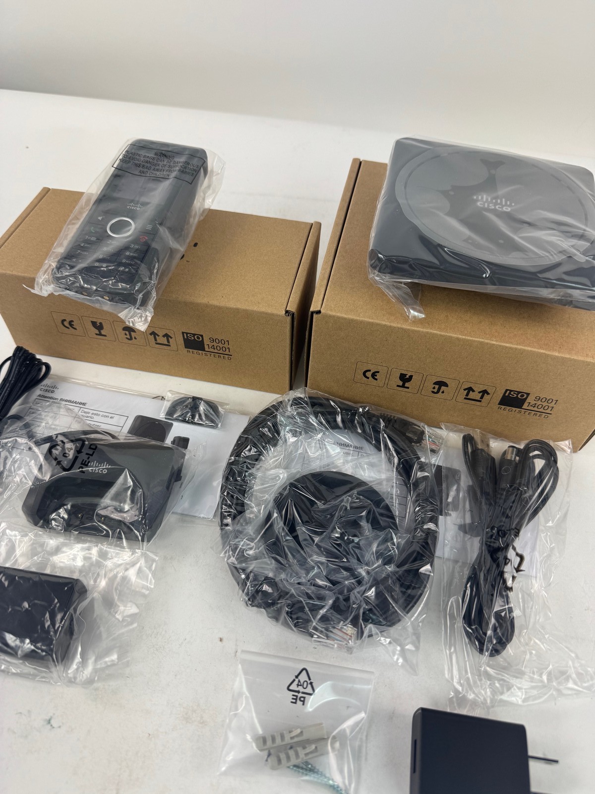 Cisco 6825 IP DECT Bundle with Multi-Cell Base Station CP-6825-3PC-BUN-NA