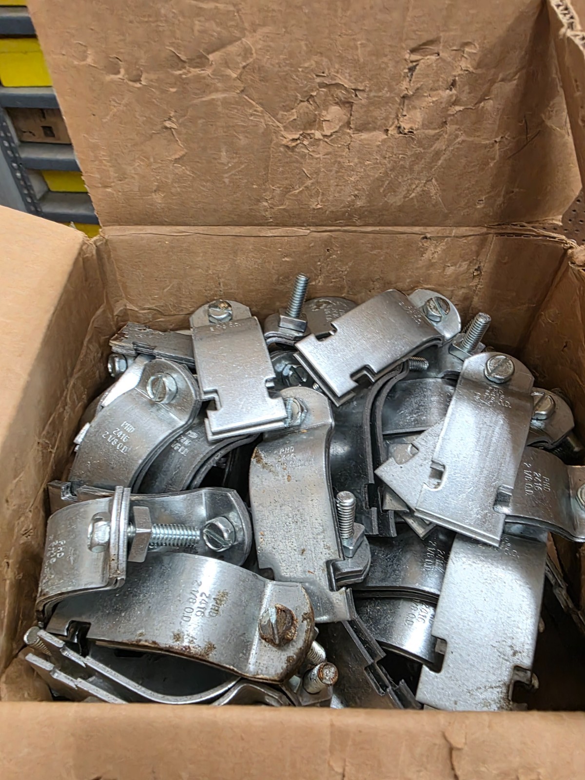 Bx/50 PHD Manufacturing Inc 2416, S2416AEG O.D. Strut Clamp 2 1/8″