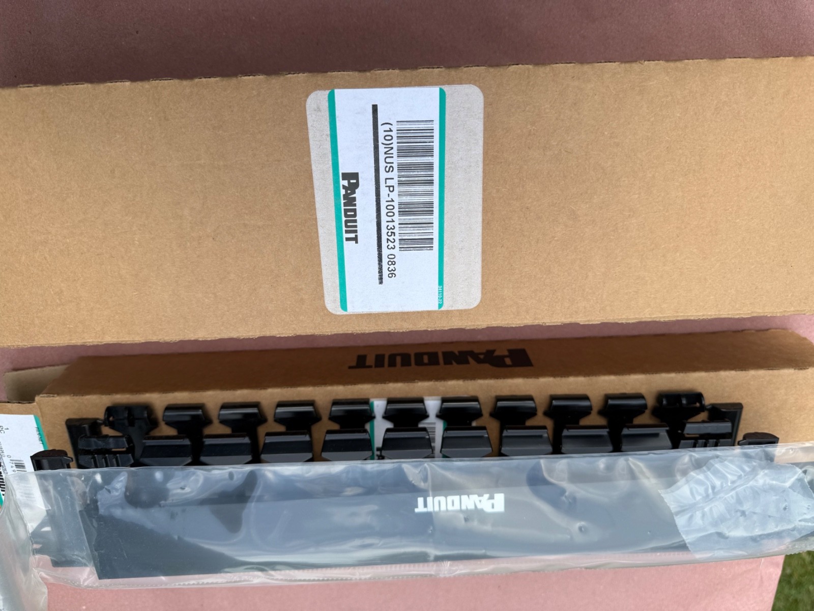 PANDUIT WMPFSE / WMPFSE 1U Wire Management (NEW IN BOX)