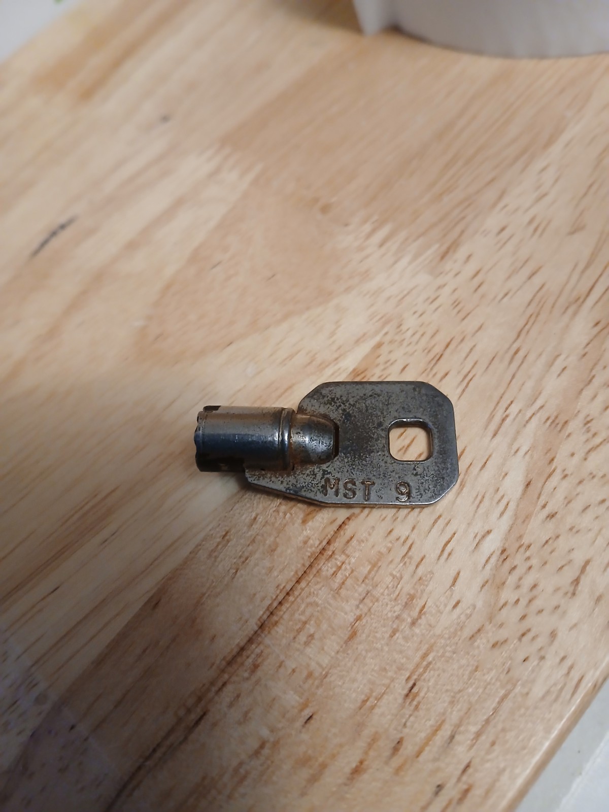 Snack soda drink vending machine key #MST 9 fits barrel style locks used