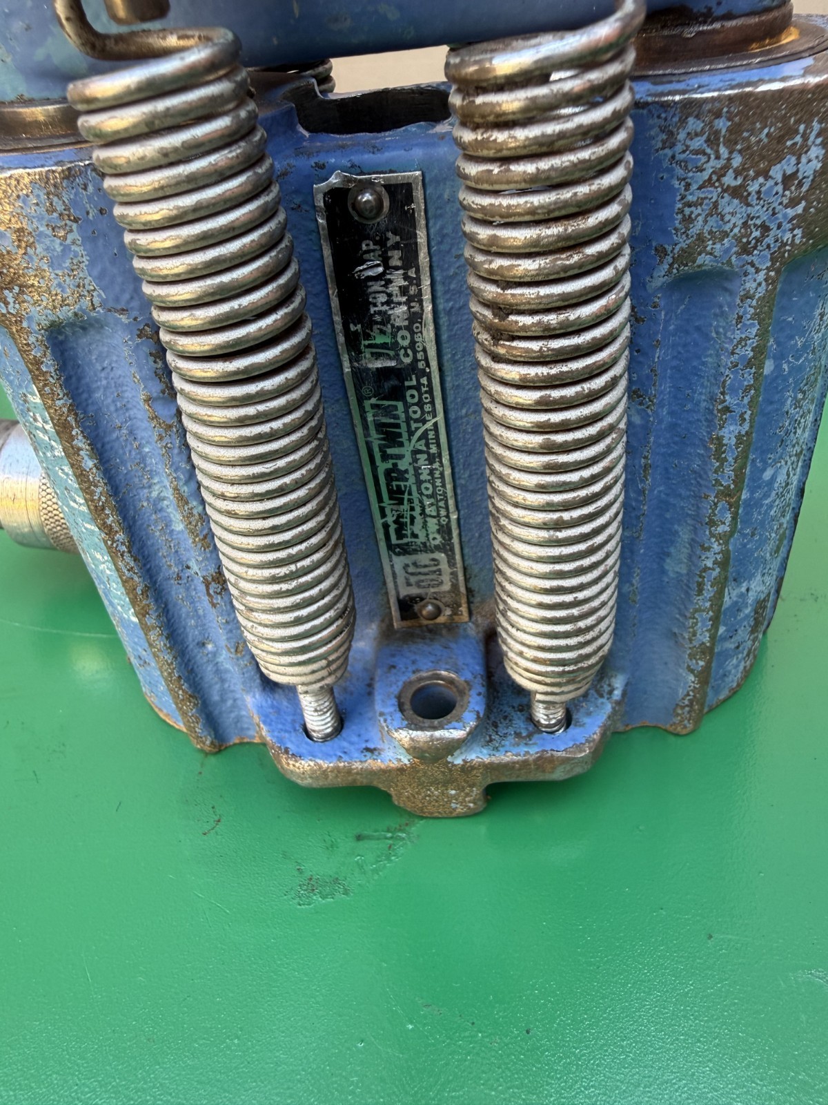 OTC Power Team 17 1/2 Ton Hydraulic Gear Puller.