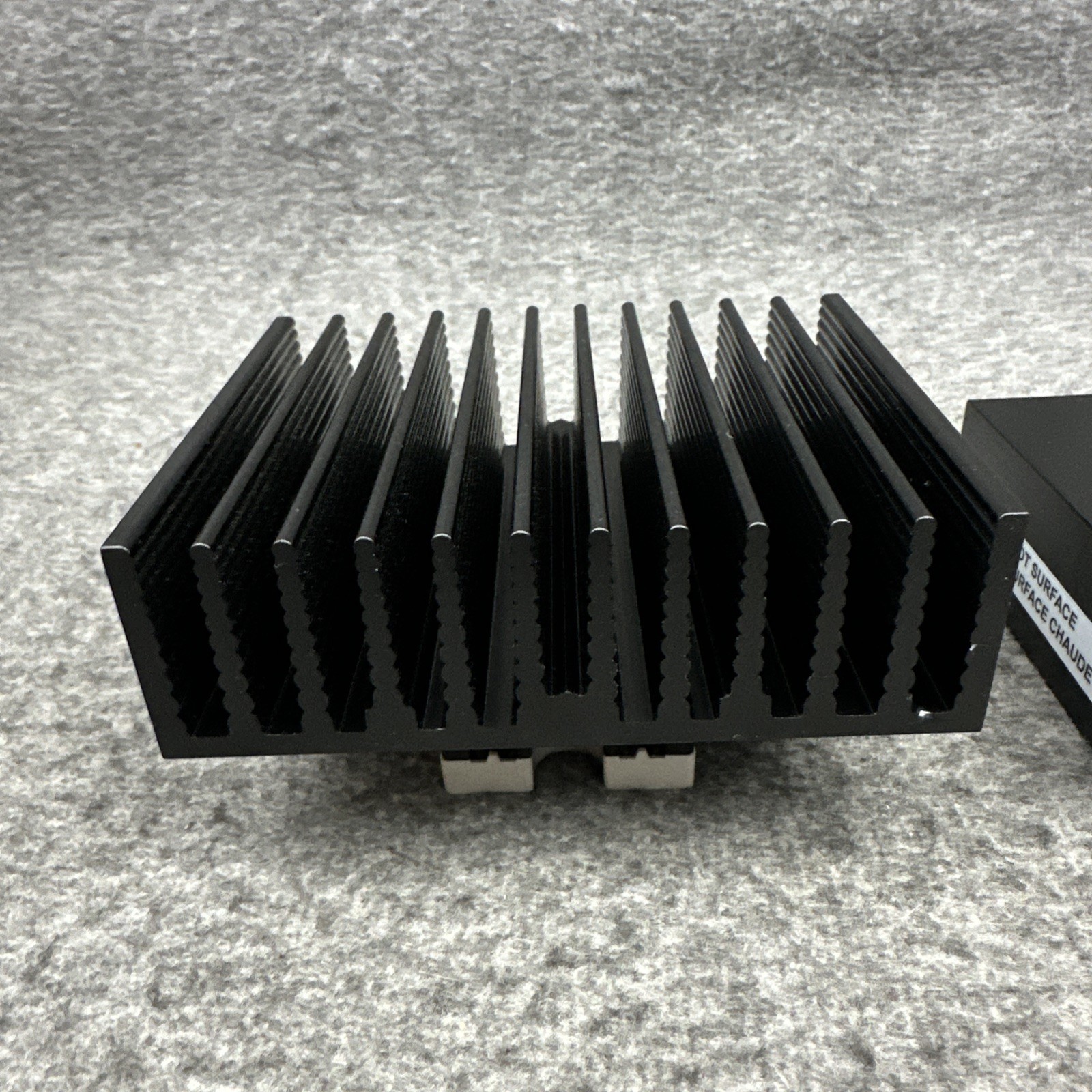 Lot Of 2 Neptronic DWSSR50A1B SSR & Heat Sink Max 45Amp, Max 600 Volts