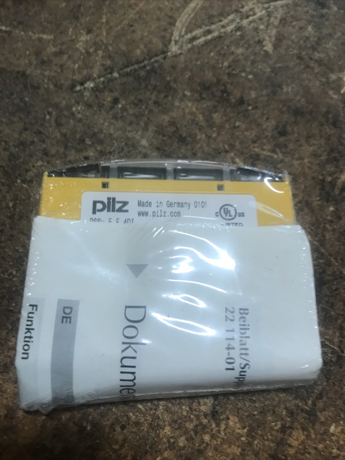 NEW PILZ PSSuEF 4D1 Safety Relay SEALED 312200