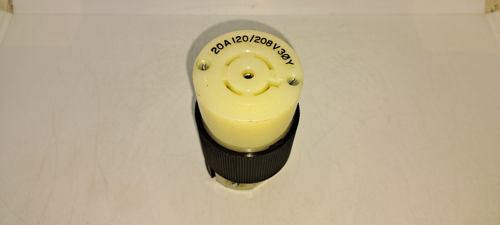 HUBBELL HBL2513 20 Amp 120/208V 3ØY 5 Wire Twistlock Connector Plug Female NEW