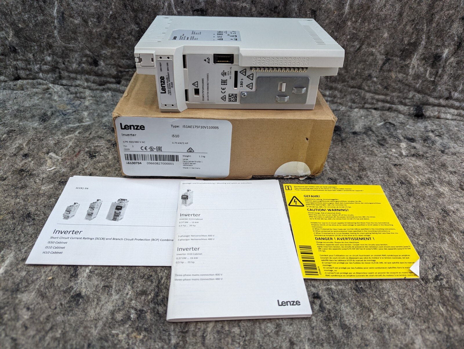 Lenze i510 frequency inverter 0.75 Kw. -Type : I51AE175F10V11000S 🔥Brand New🔥
