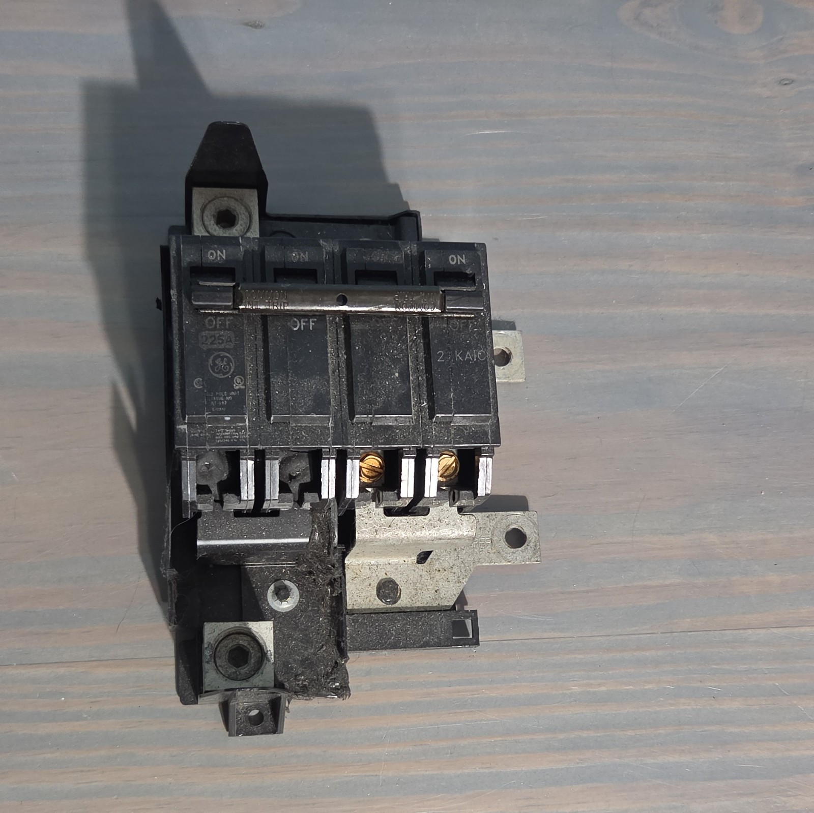 GE TQD 2-Pole 225A 240V AC Bolt-On Circuit Breaker w/ Trip Indicator