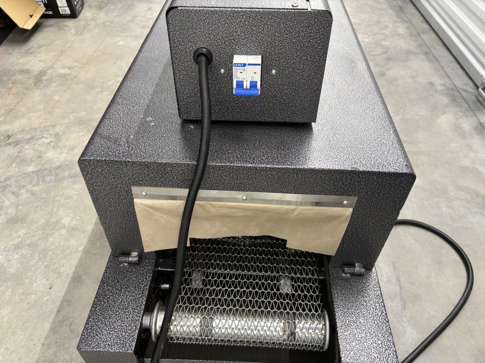 11.8×5.9″ Heat Shrink Tunnel Packaging Machine Mesh Type Film Shrink Sealer 220V