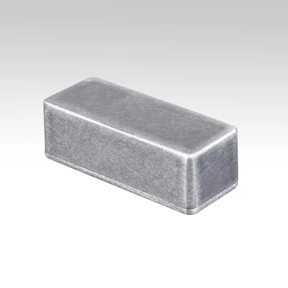 Adaptable Aluminum Enclosure for Electronics Projects with Robust Features