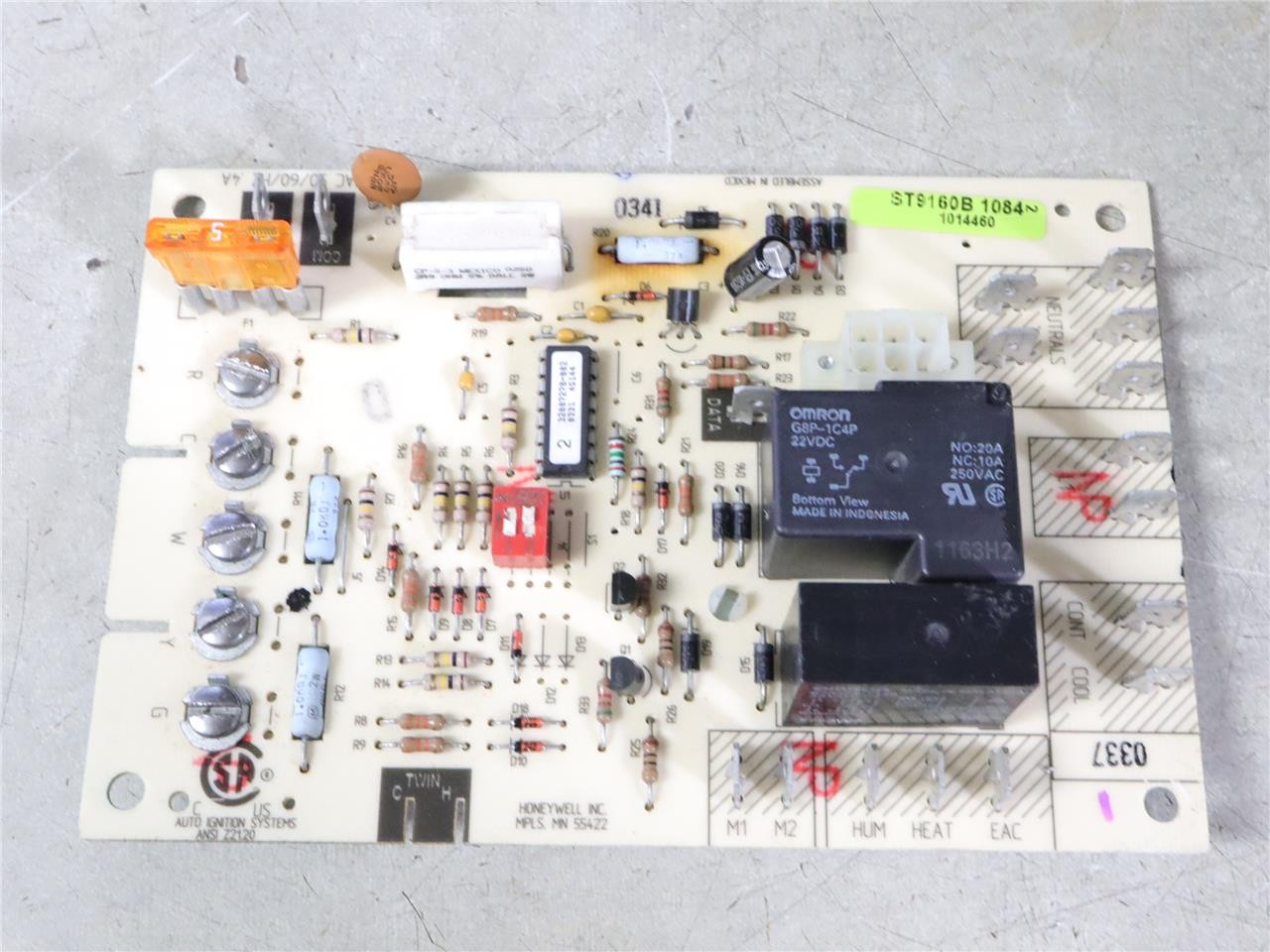 Honeywell ST9160B1084 Furnace Control Circuit Board 1014460