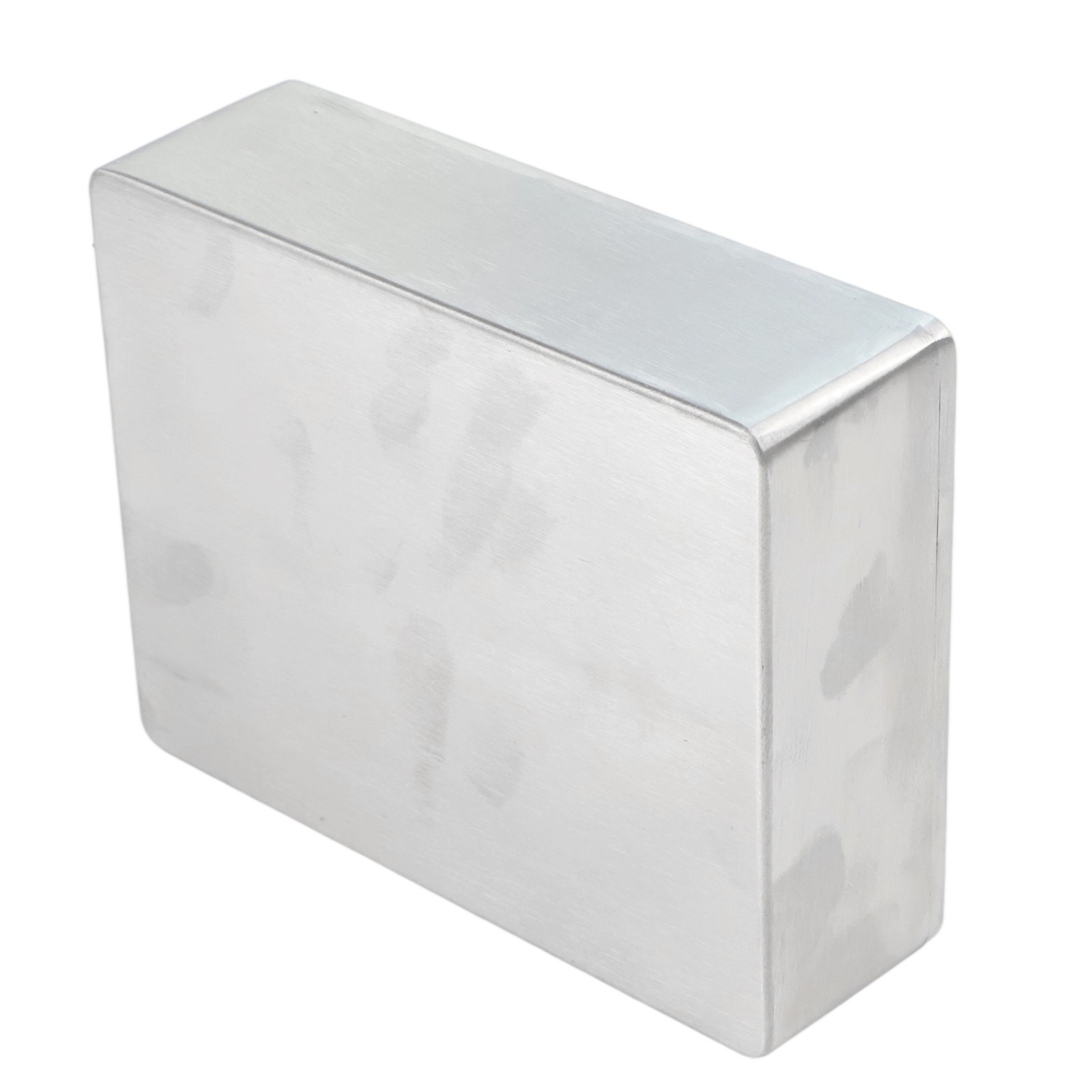 Adaptable Aluminum Enclosure for Electronics Projects with Robust Features