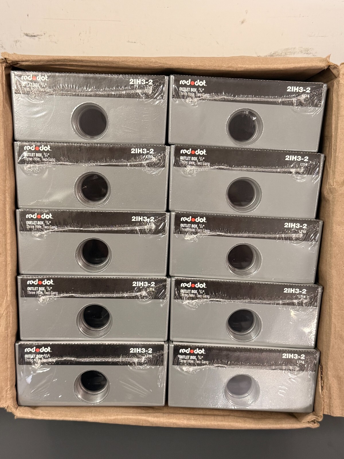 CASE OF 10 Thomas & Betts / Red Dot 2-Gang 3-Hole 3/4″ Outlet Boxes 2IH3-2