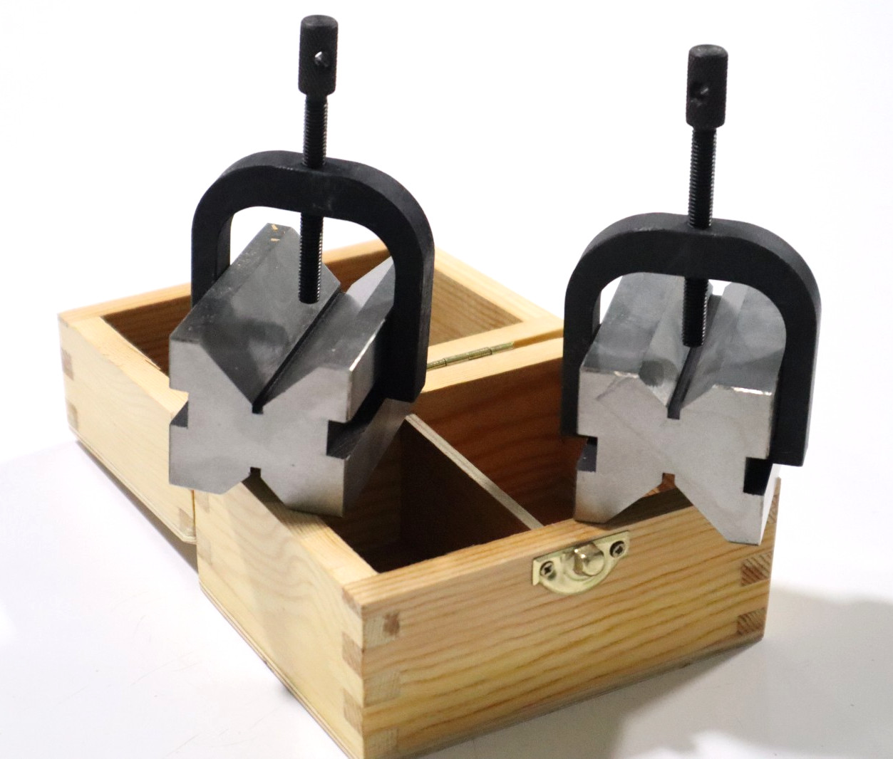 V-BLOCK with CLAMPS, 11/16″ – 1-9/32″ CAPACITY A124