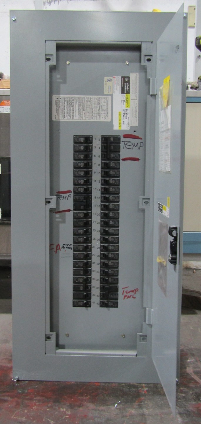 😏 GE 225 AMP MAIN LUG PANELBOARD 208Y/120 VAC 3∅ 4W 42 CIRCUIT AQF3422MTX