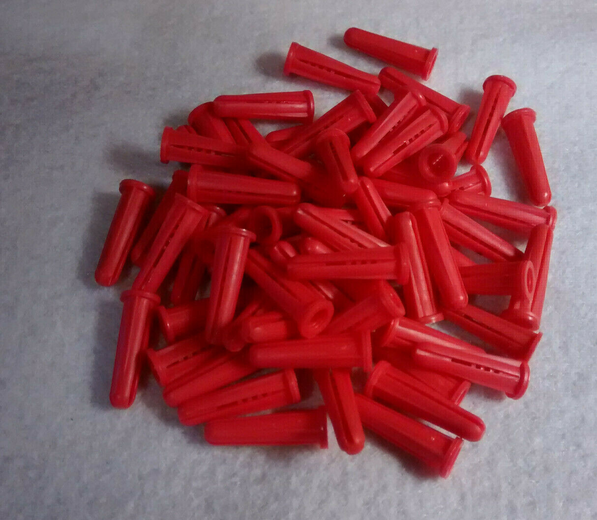 100, Red Conical #10-12 x 1″ screw, For 1/4″ Drill Bit, Masonry Concrete Anchor