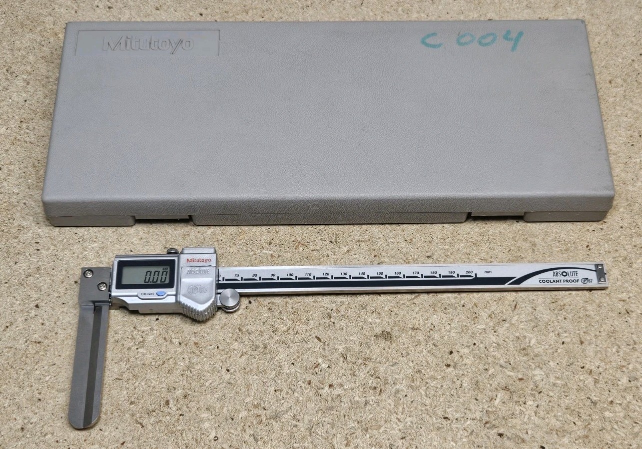 Mitutoyo No. 573-642 knife edge inside metric caliper – 10 mm to 200 mm