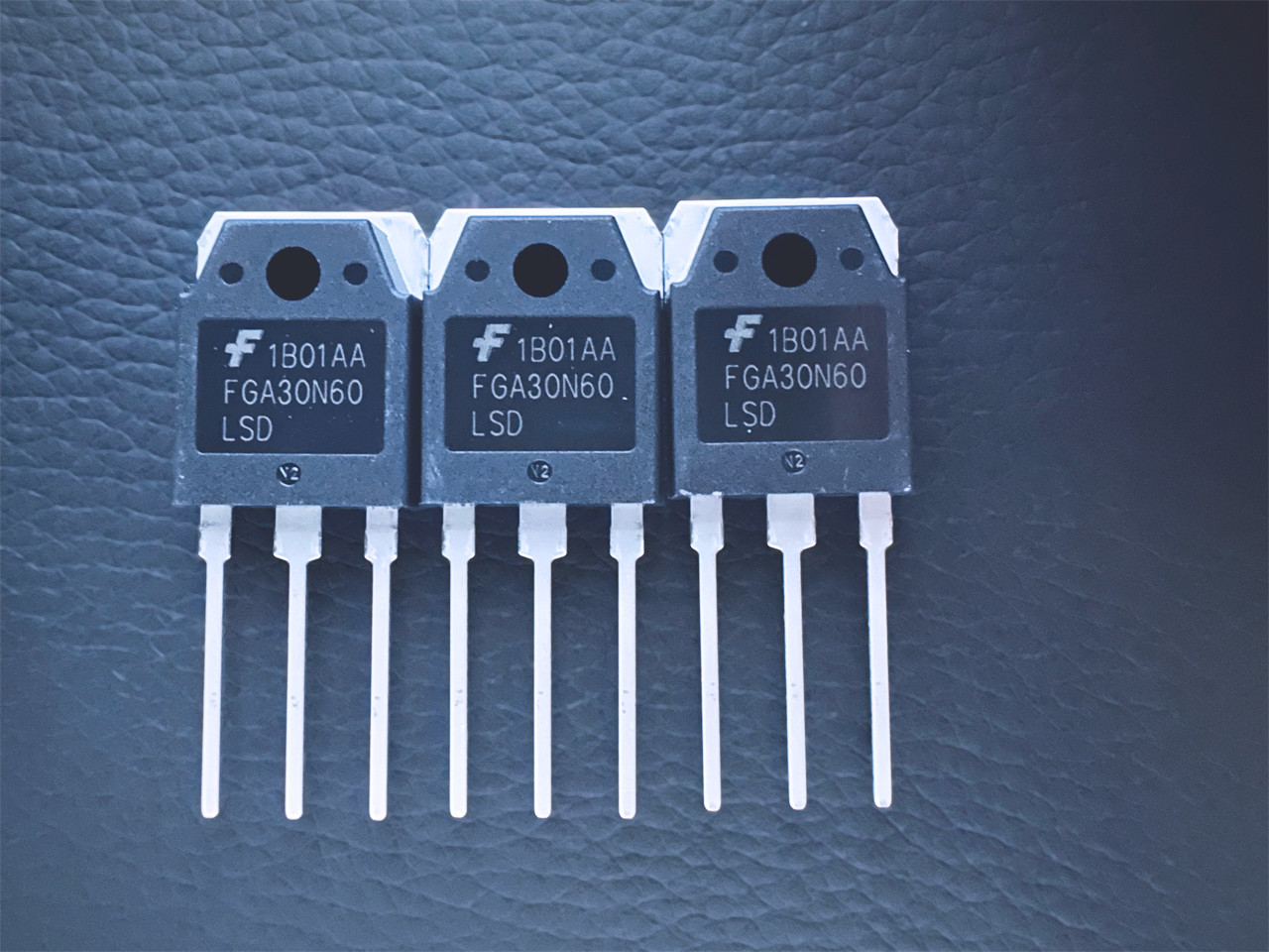 3Pcs FGA30N60LSDTU Fairchild Power IGBT 600V 30A 480W TO-3PN