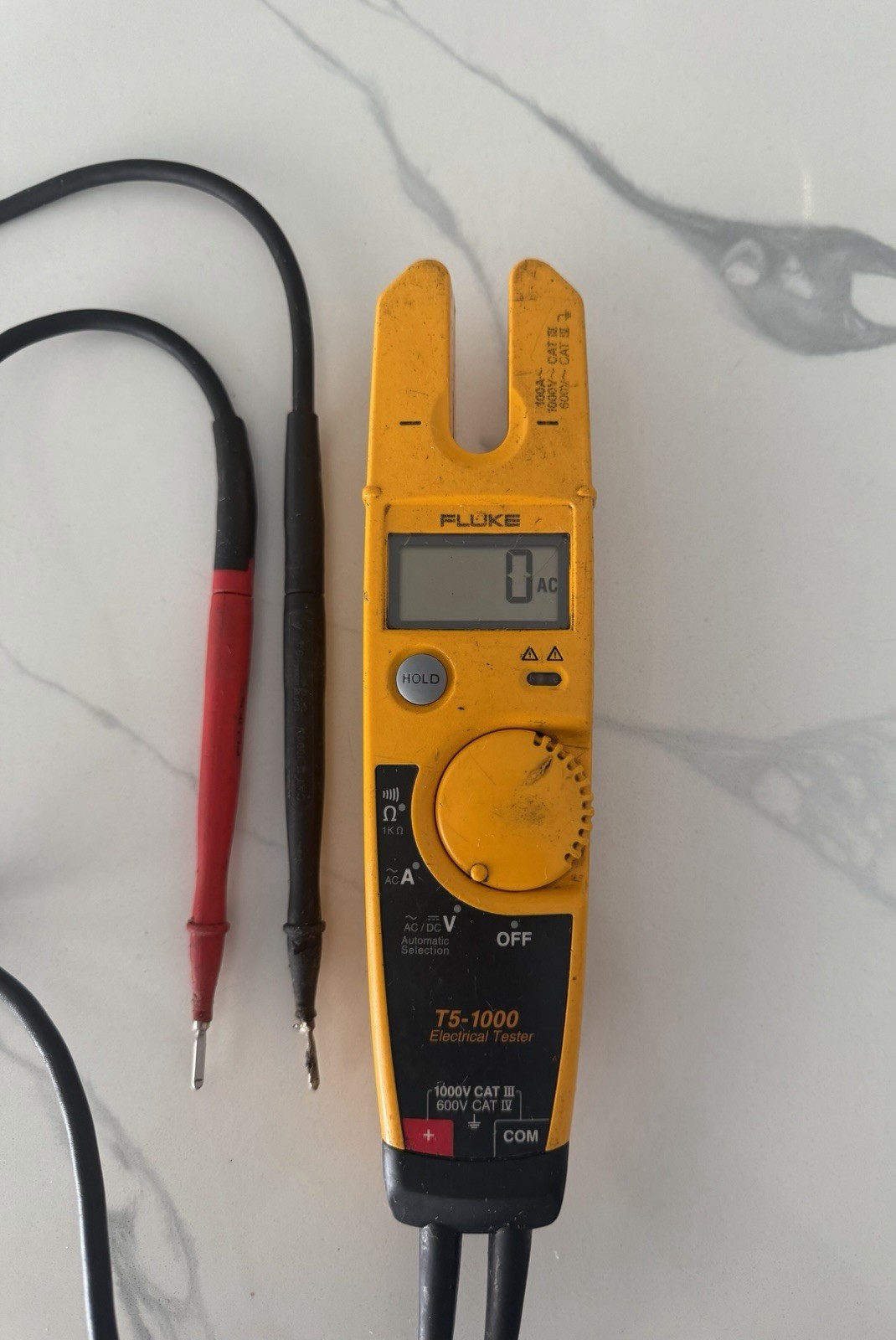 Fluke T5-1000 Voltage Continuity Current Electrical Tester 1000V CAT III AC/DC