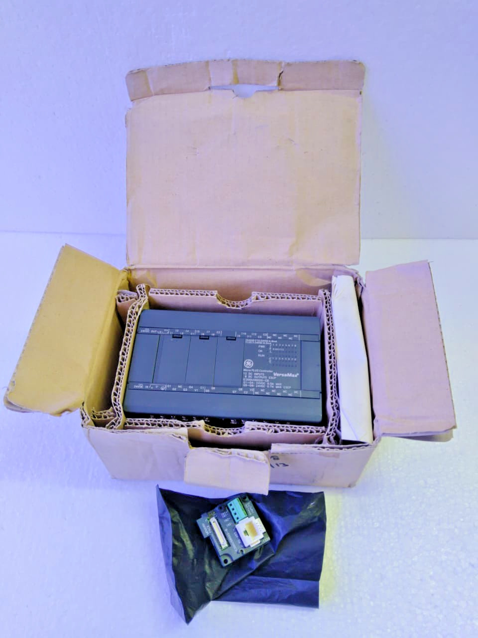 GE IC200UDD020-CD Versamax Micro Plc 20point DC/DCDC ESCP