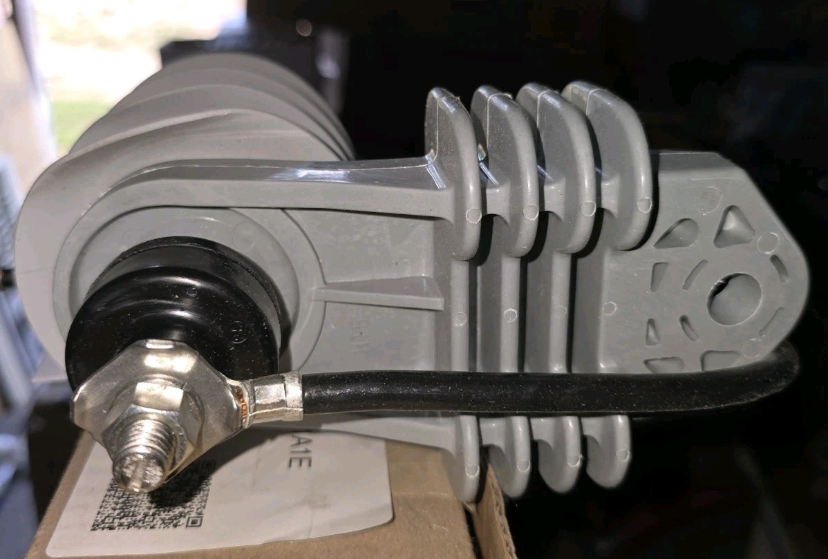 EATON CORPORATION URS10050PH51A1E UltraSIL Housed VariSTAR 10KV Surge Arrester