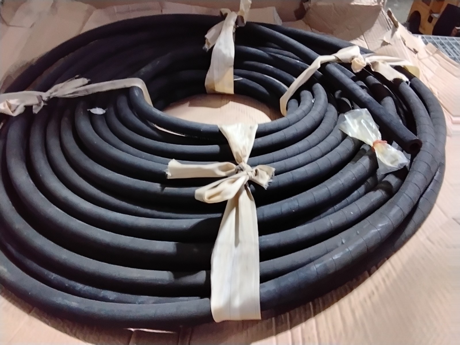 25 FT GATES 5/8″ HYDRAULIC HOSE 2 WIRE 5000 PSI ENVIROFLUID MegaSpiral R13 Flame
