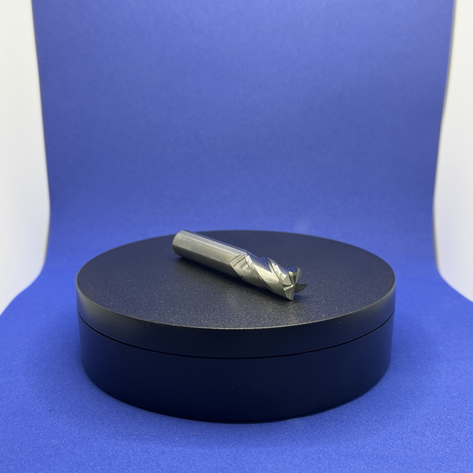 1/2″ Solid Carbide End Mill 4 Flute Center Cutting USA Made