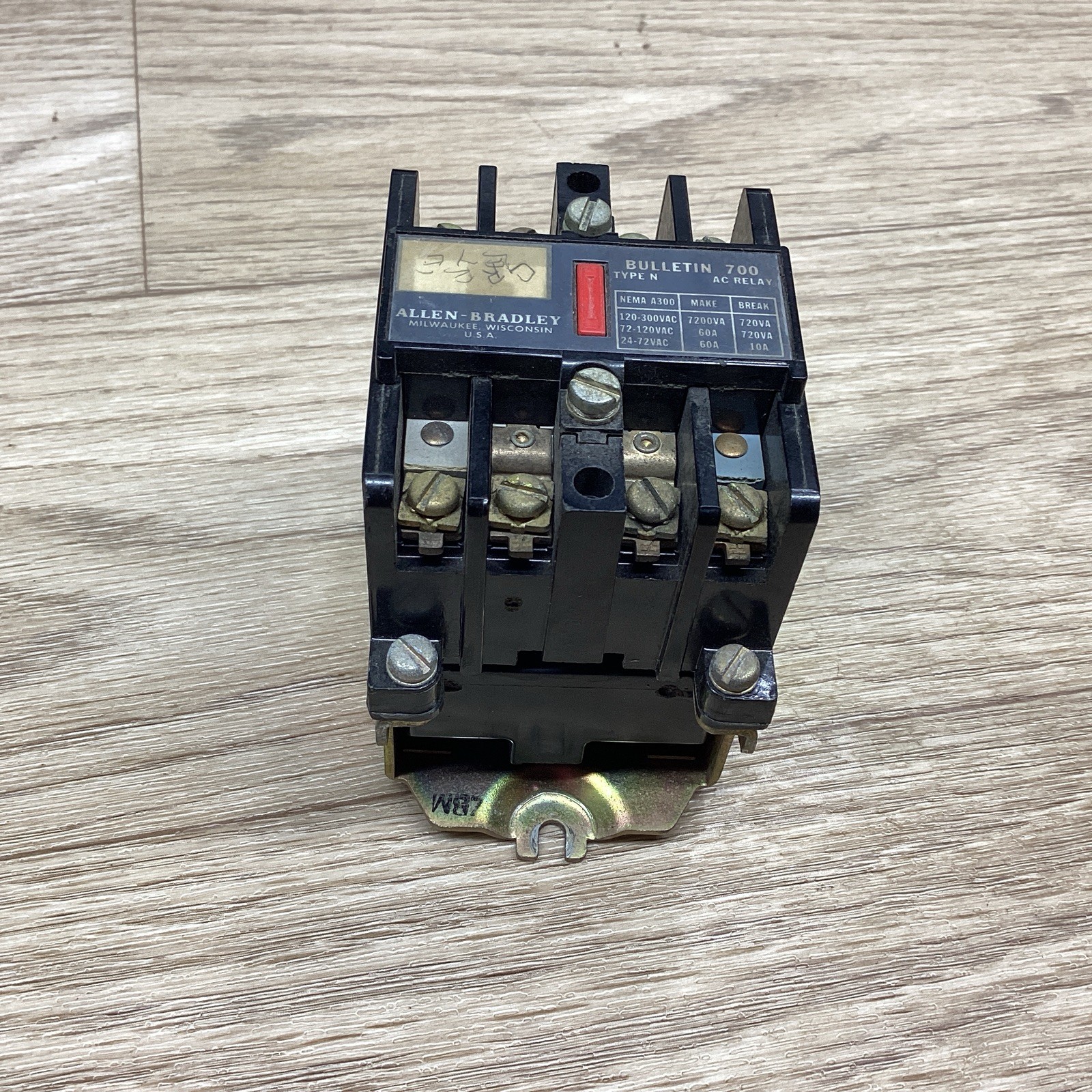 ALLEN BRADLEY TYPE N NEMA A300 700-N400A1 SER. C RELAY #803D84PR6*CO