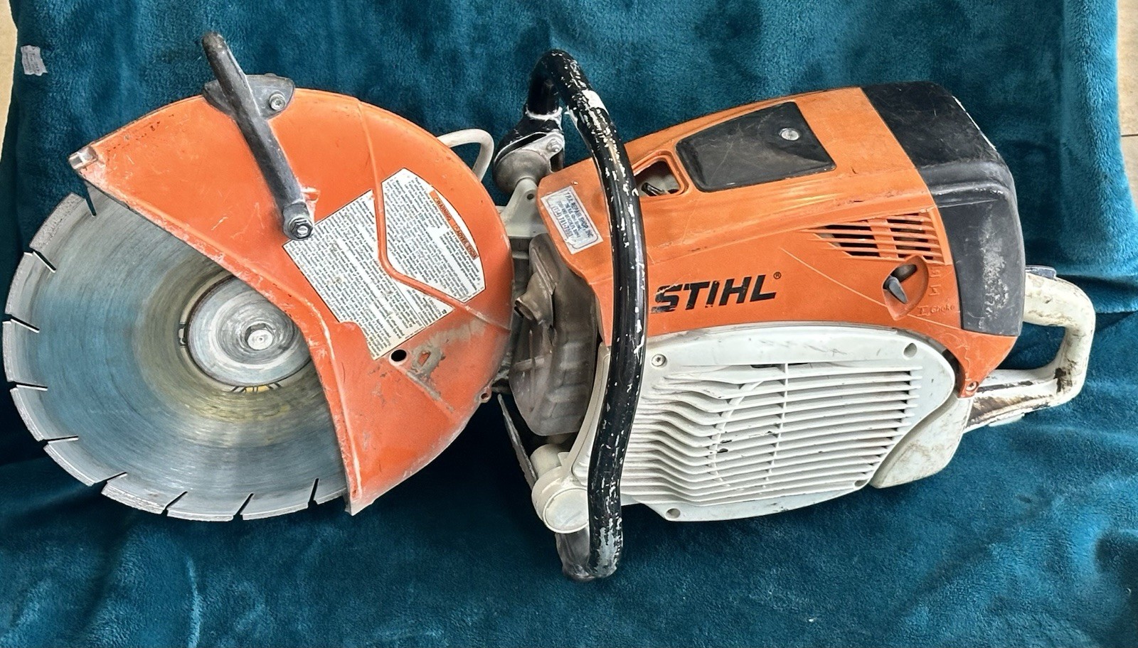 Stihl TS 700 Concrete Saw with 14″ Disk