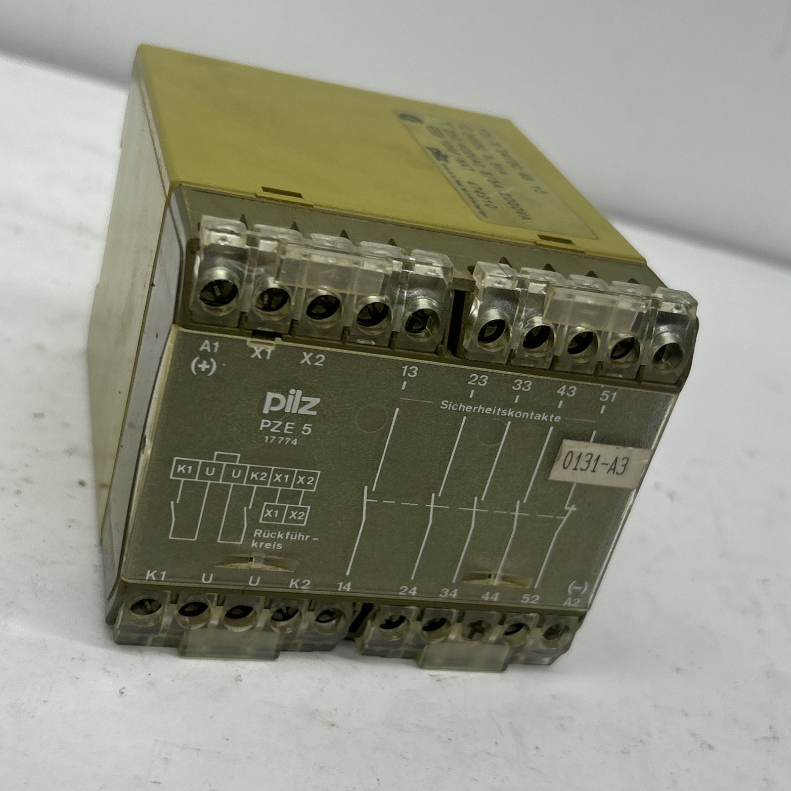 USED PILZ PZE 5 SAFETY RELAY PZE/5 24VDC 4S 1O