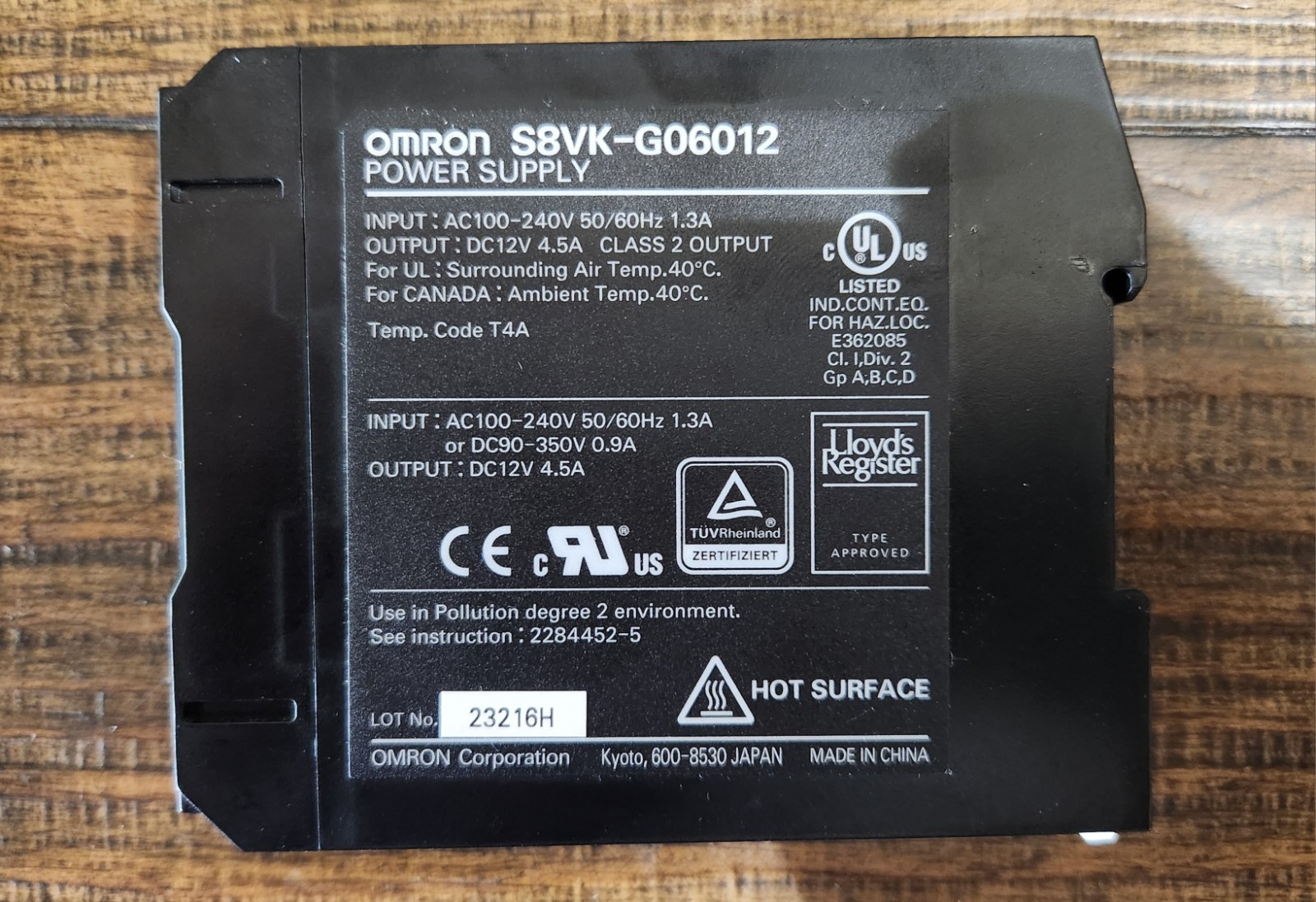 OMRON S8VK-G06012 DC POWER SUPPLY 12VDC, 4.5A, 50/60 HZ